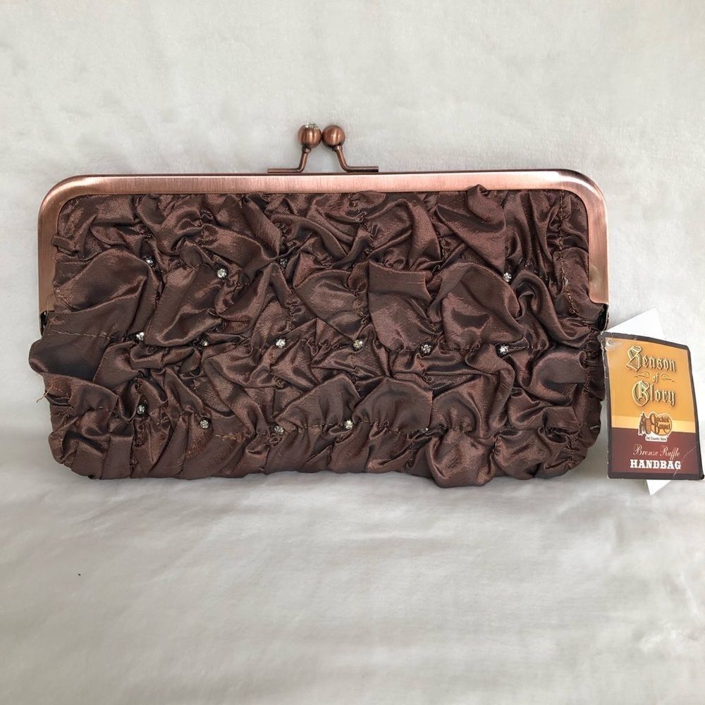 Ruffled Clutch. 